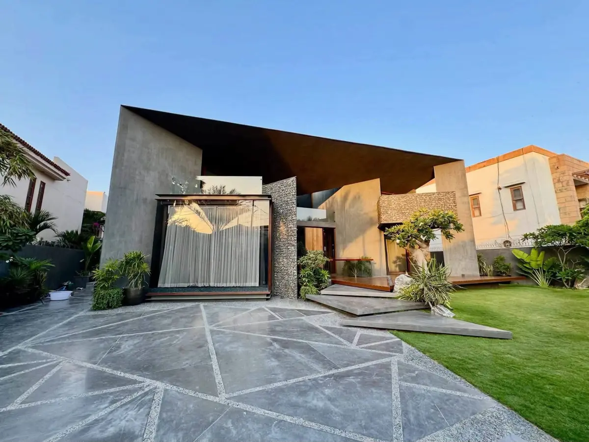 Furnished, 7 bed house, DHA Phase 6, near Rahat — listing ID RM2480